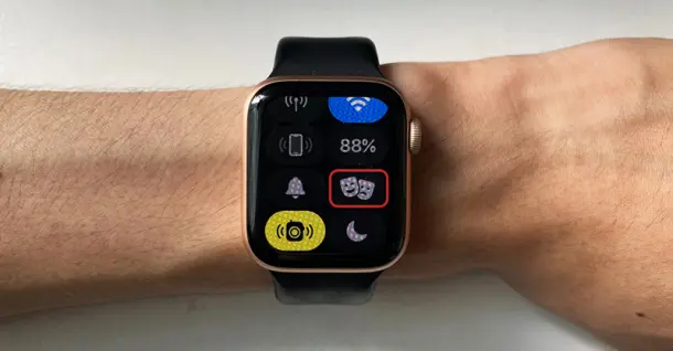 Kích hoạt Theater Mode trên Apple Watch như thế nào? Hướng dẫn cách thực hiện