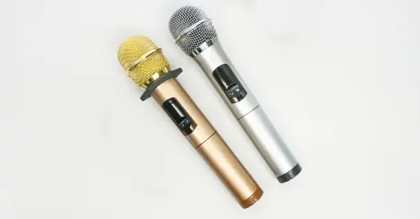 Tạo sao micro karaoke bị hú? Bỏ túi cách khắc phục hiệu quả